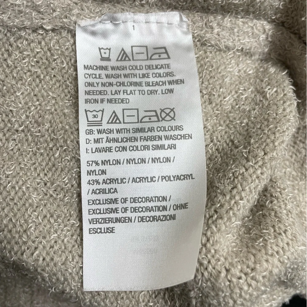 Funnel neck pullover